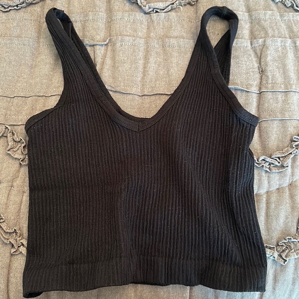 women’s crop tank top